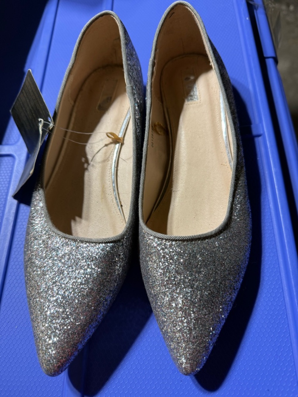 Forever 21 Silver Glitter Pointed-Toe Flats Women’s Size 5.5